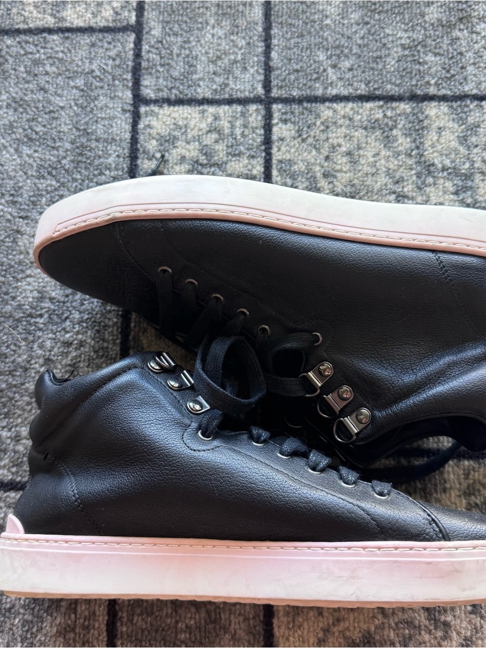 Rag & bone women's Kent Black Leather High-Top Sneakers with Pink Sole 38/8